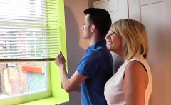 Busty mom pleasures a guy for fixing her shutters