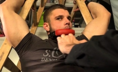 Muscle bodybuilder handjob with cumshot