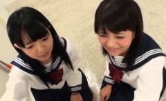 Cute Schoolgirls Gets Her Juicy Snatch Finger Fucked Hard